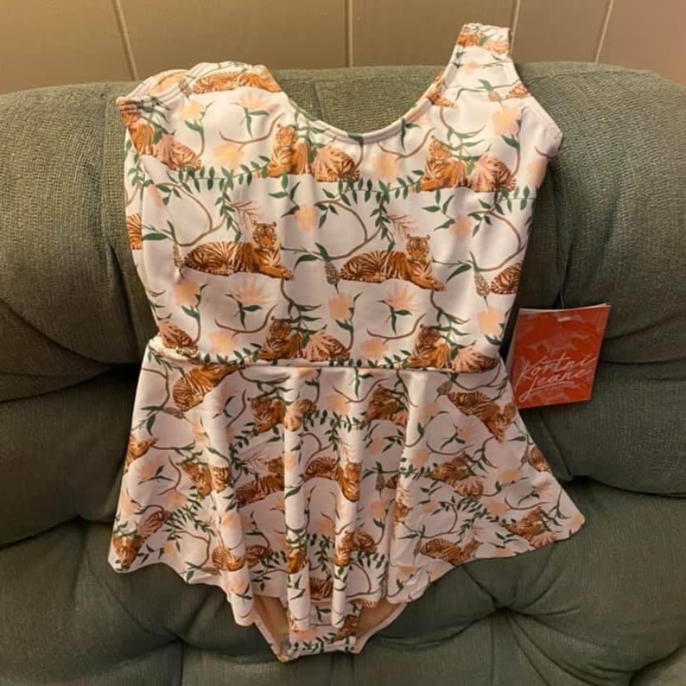 Kortni jeane skirted one piece